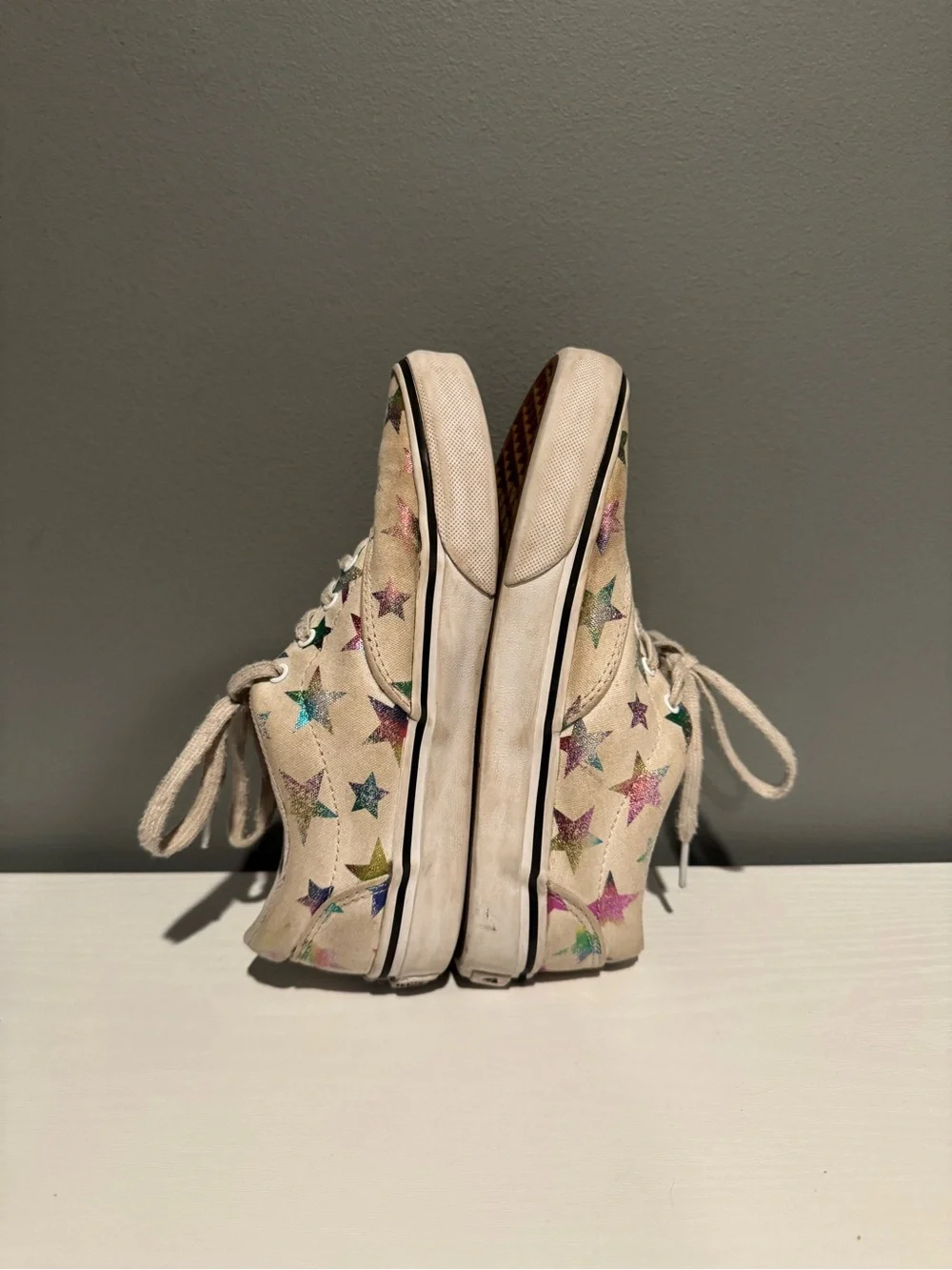 Vans Kids Canvas Sneakers in Cream with Multicolor Stars